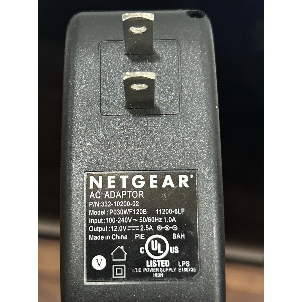 Netgear R6200v2 w/power supply R6200 Smart WiFi Router Bundle - Picture 12 of 16